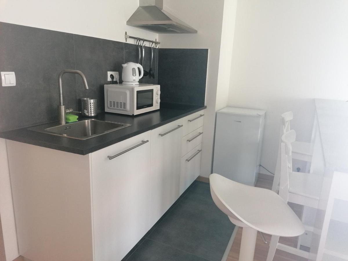 Brand New Two Room Apartment #64 In Elite Rezidence With Free Secure Parking Прага Экстерьер фото